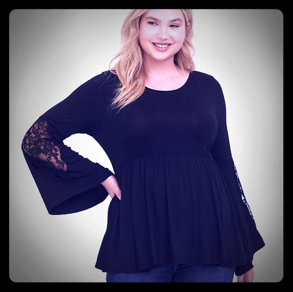Black lace sleeve babydoll tee Torrid